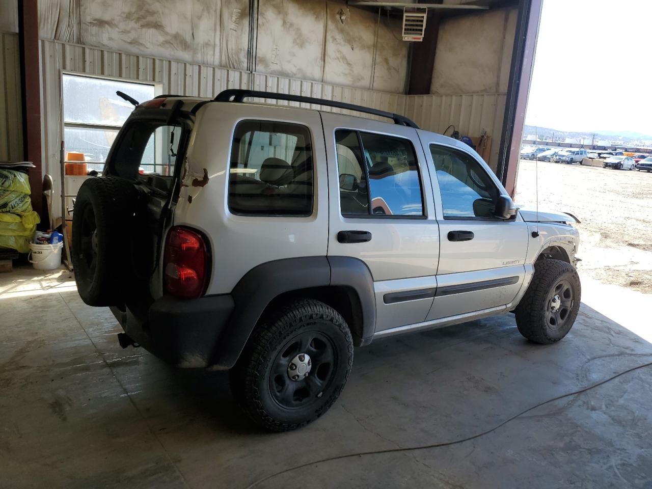 Lot #3211004572 2004 JEEP LIBERTY SP