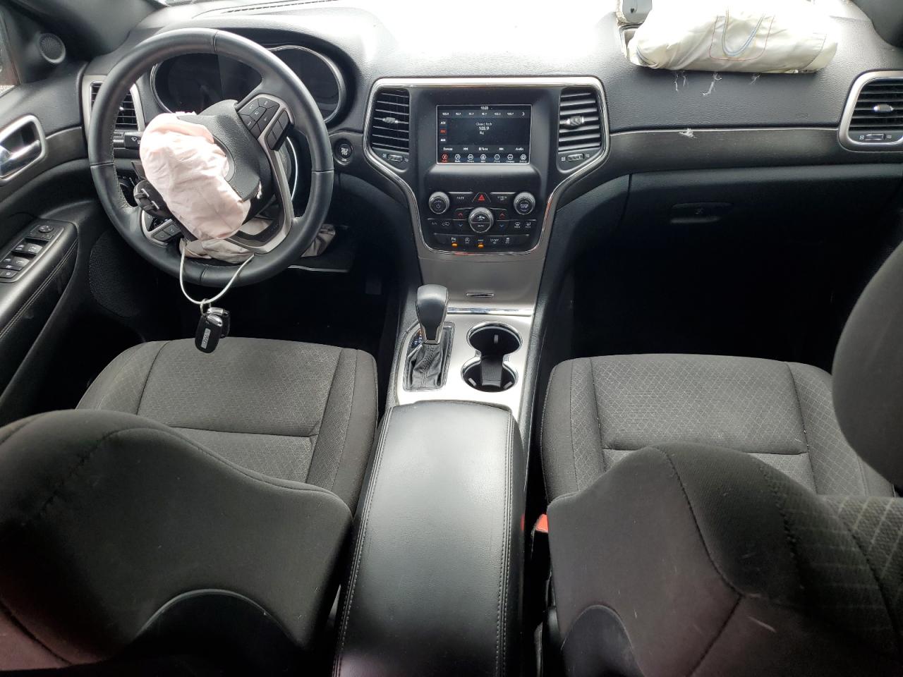 1C4RJFAG7JC106092 2018 Jeep Grand Cherokee Laredo