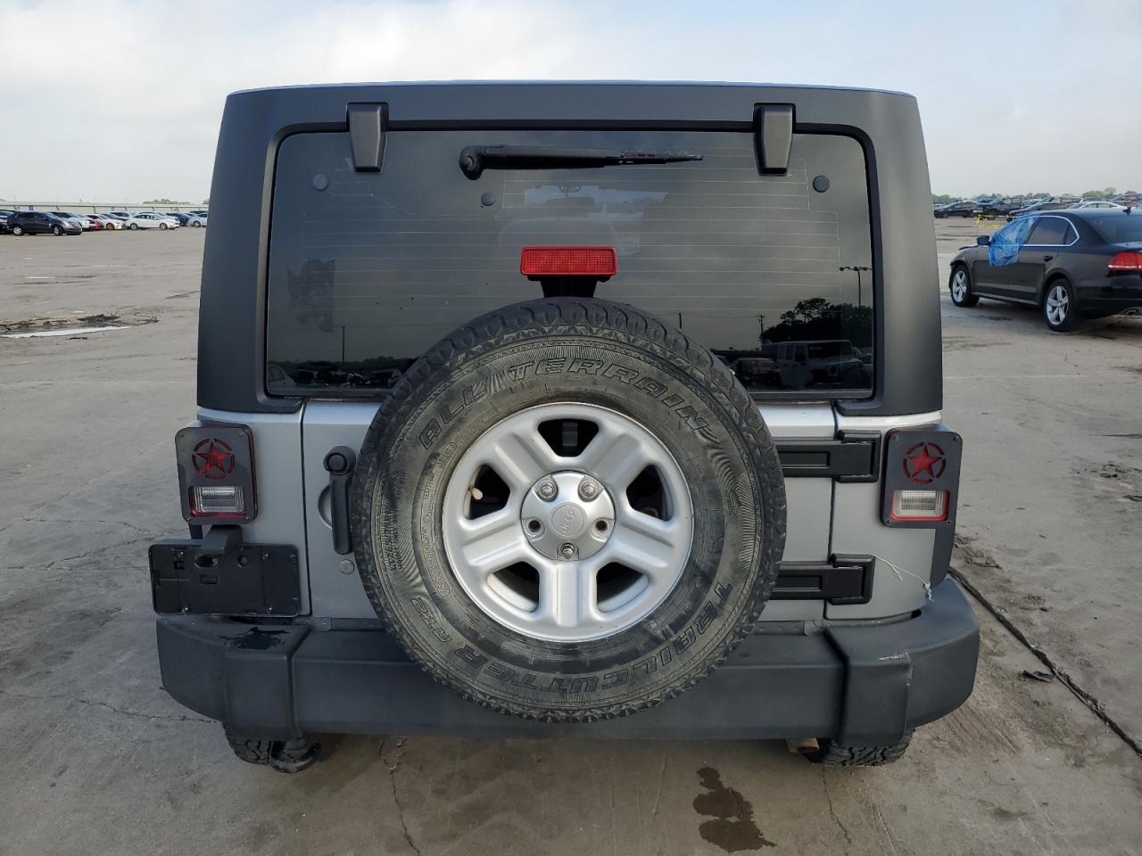 2014 Jeep Wrangler Unlimited Sport vin: 1C4BJWKG3EL328425