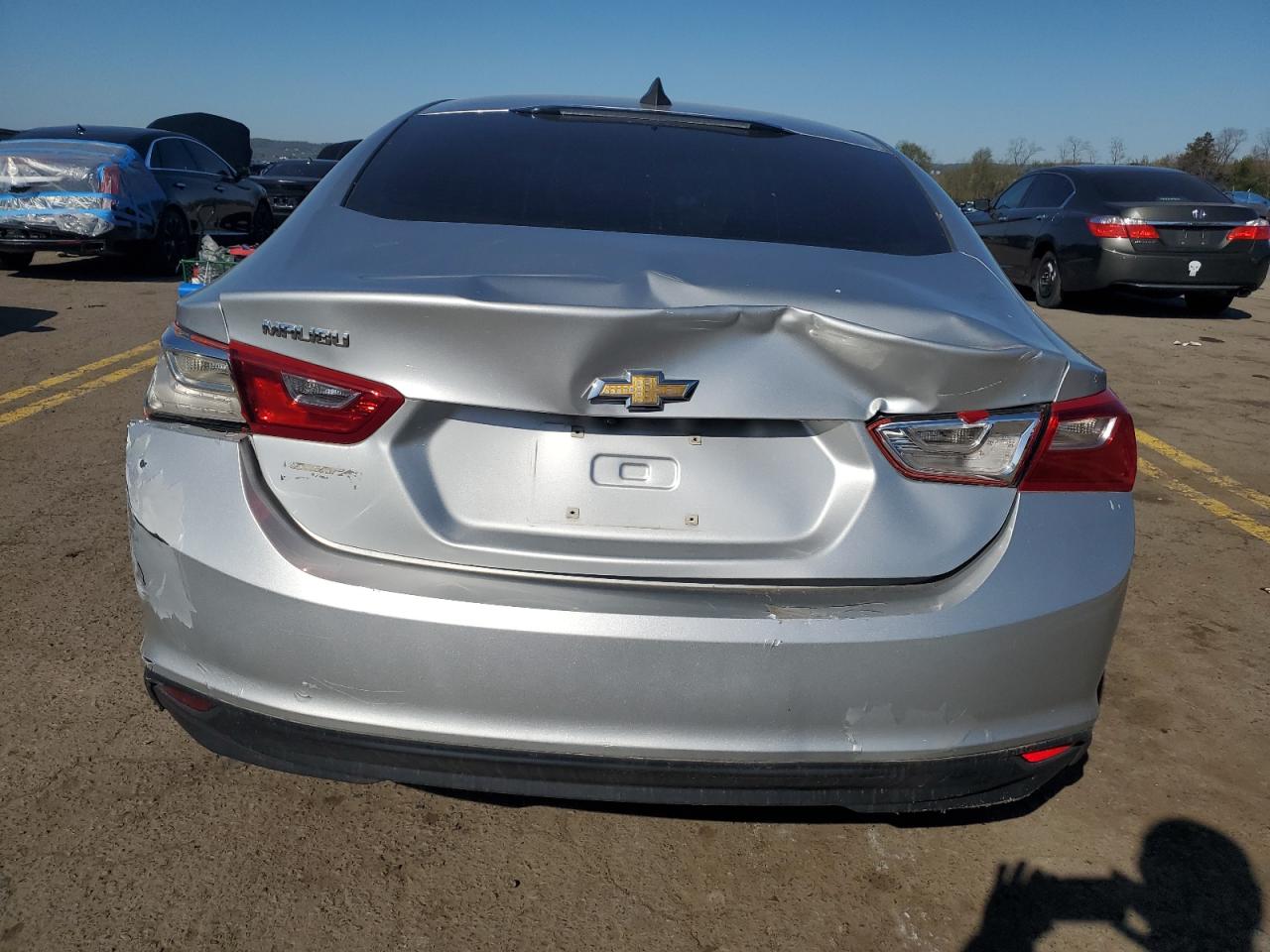 2018 Chevrolet Malibu Ls vin: 1G1ZB5ST0JF230571