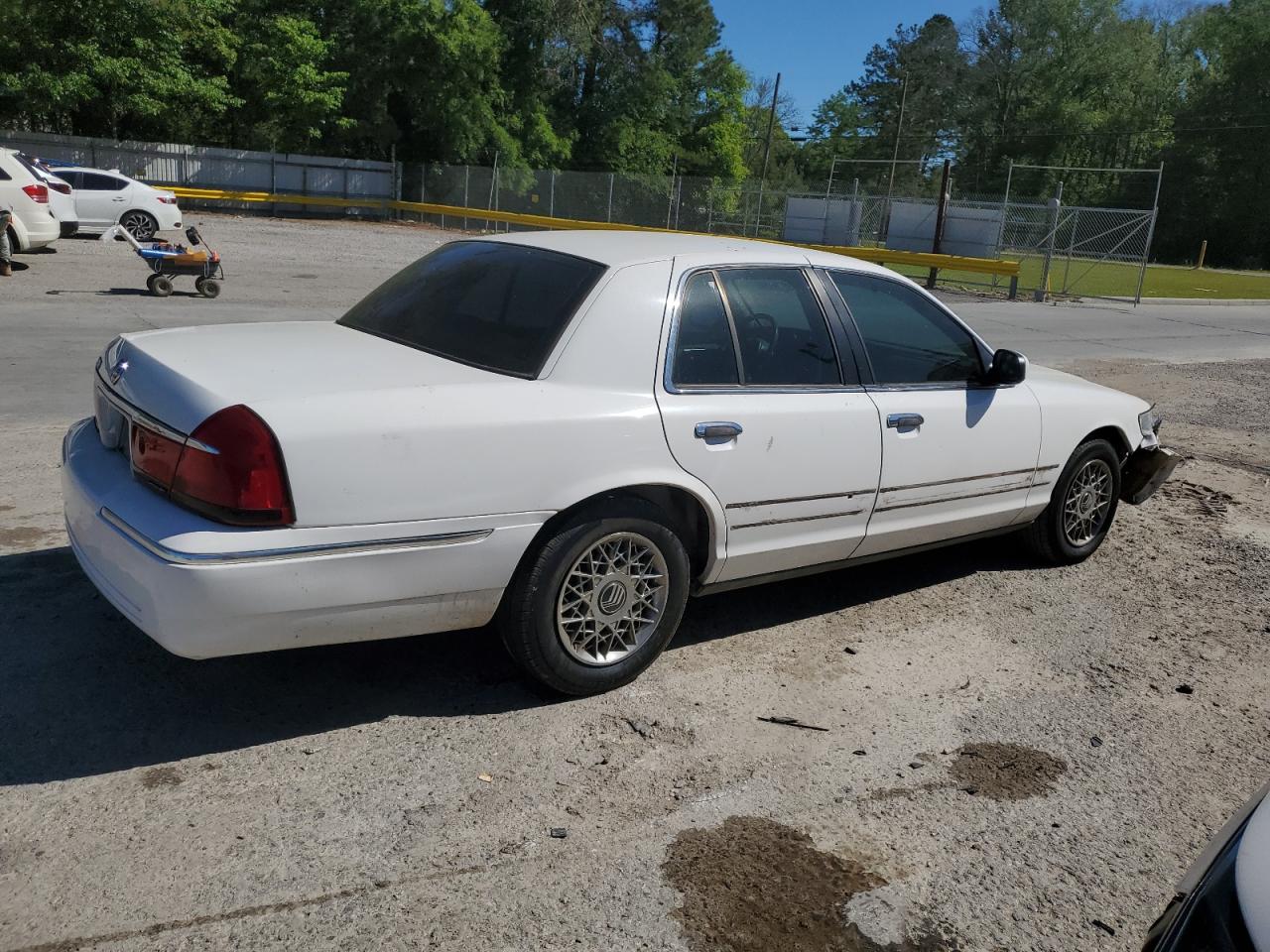 2MEFM74W9YX694673 2000 Mercury Grand Marquis Gs