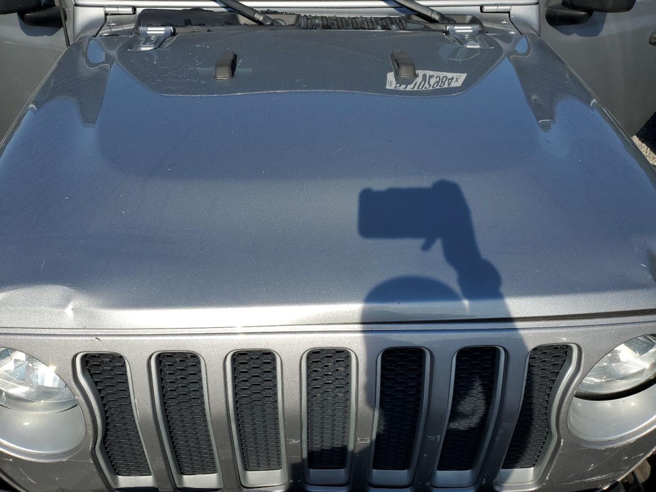 1C4HJXEN6LW214196 2020 Jeep Wrangler Unlimited Sahara