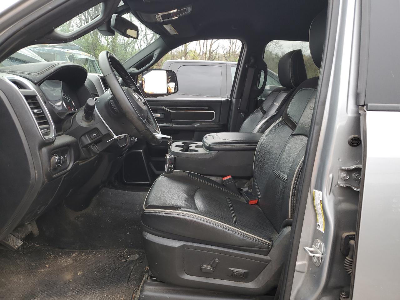 3C63R3JL8NG268804 2022 Ram 3500 Laramie