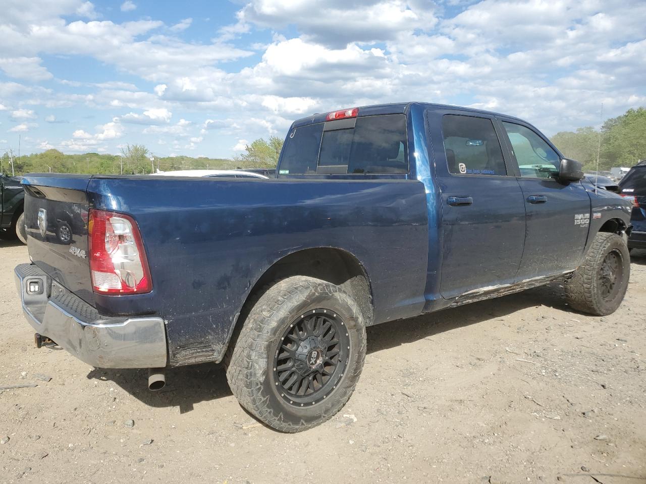 1C6RR7TTXKS609400 2019 Ram 1500 Classic Slt