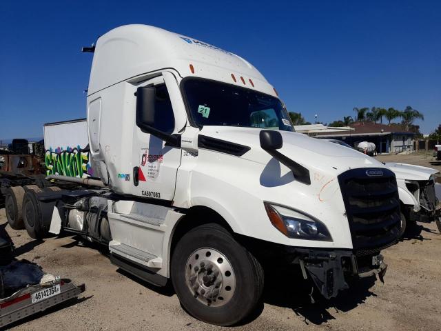 Lot #2457414262 2022 FREIGHTLINER CASCADIA 1 salvage car