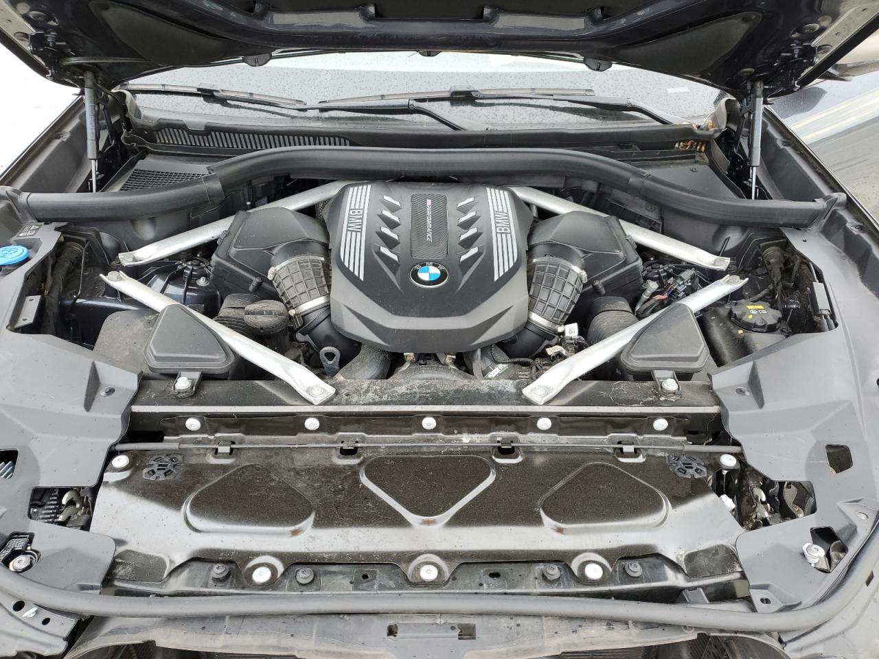 5UXCY8C05LLE40381 2020 BMW X6 M50I