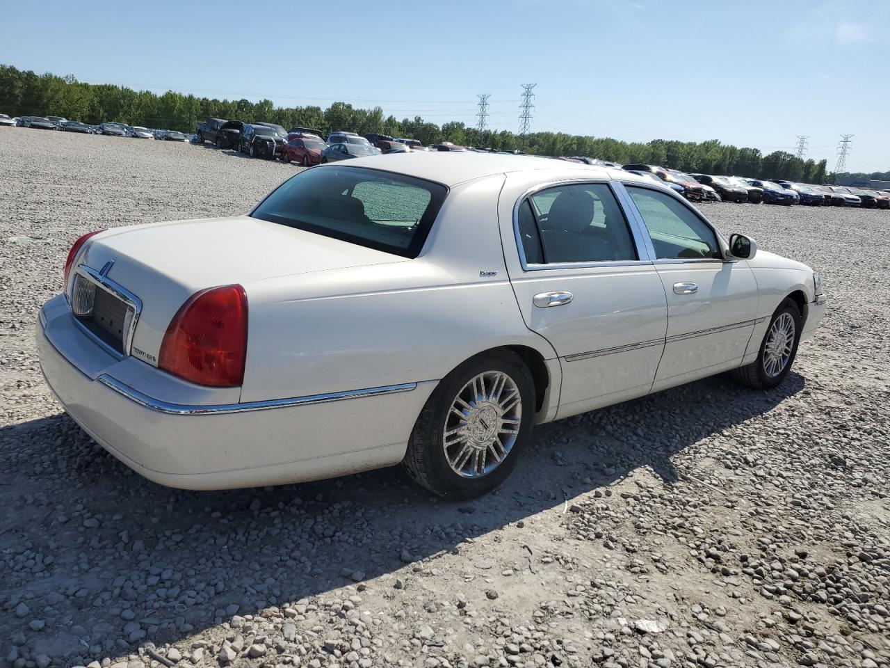 1LNHM83V07Y605575 2007 Lincoln Town Car Designer