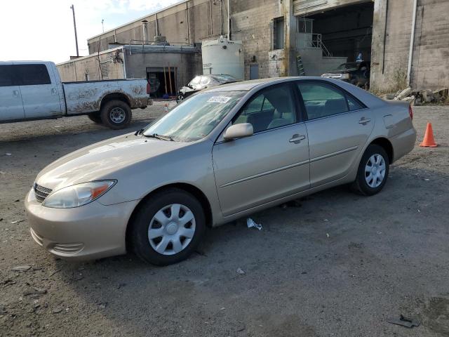 Lot #2489282609 2004 TOYOTA CAMRY LE salvage car