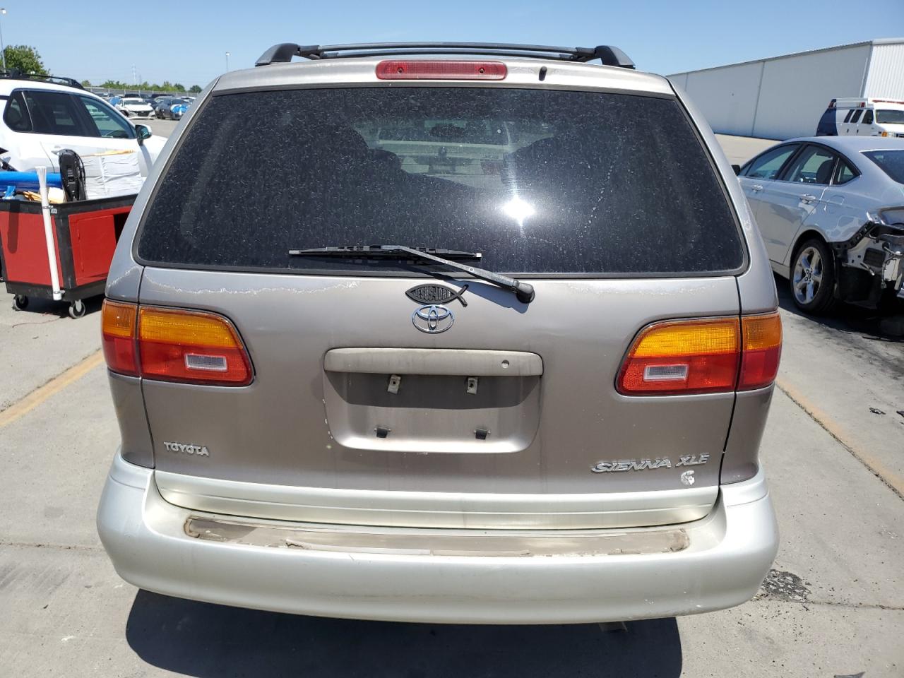 4T3ZF13C6WU084458 1998 Toyota Sienna Le