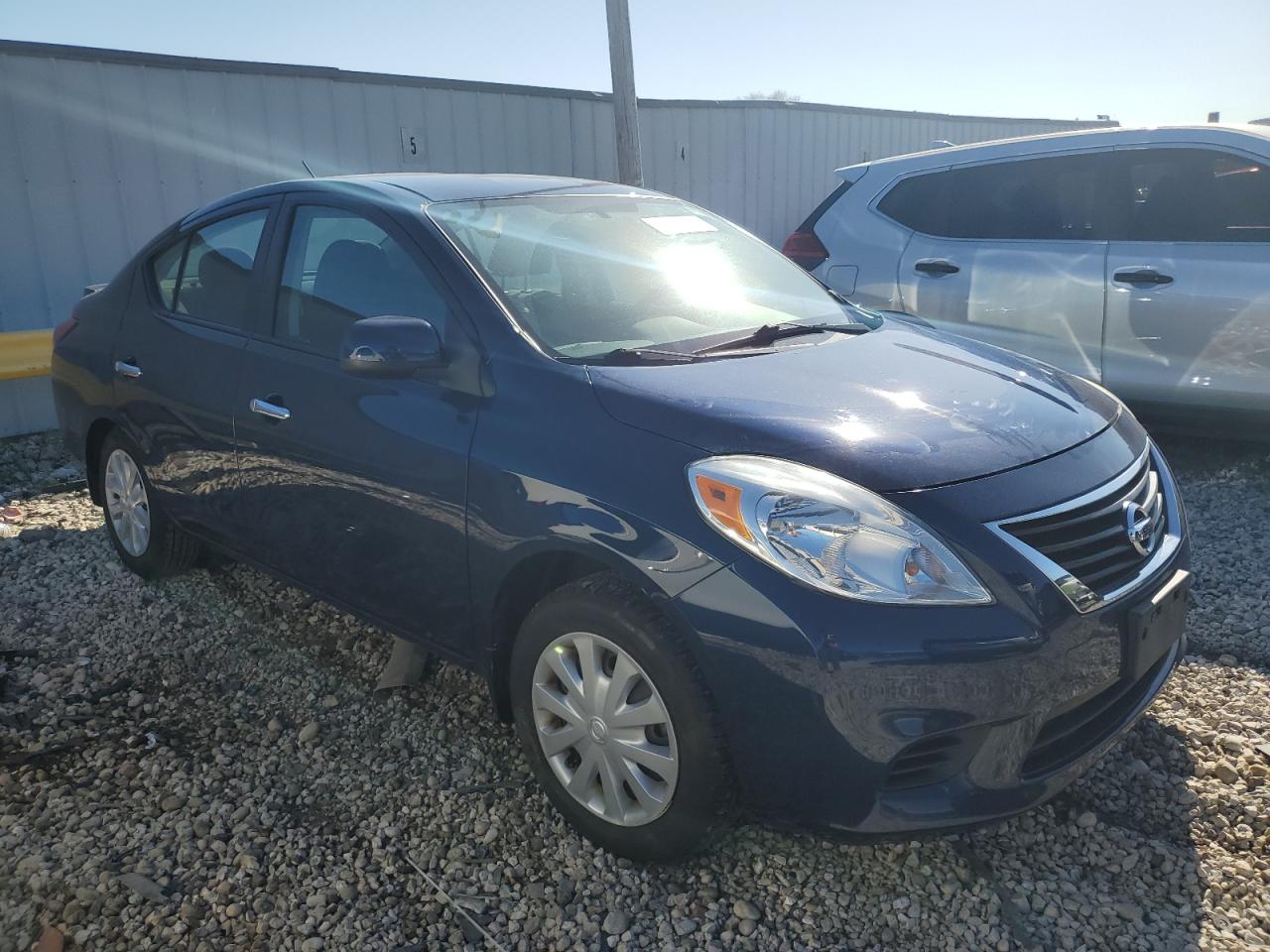 2013 Nissan Versa S vin: 3N1CN7AP6DL884556