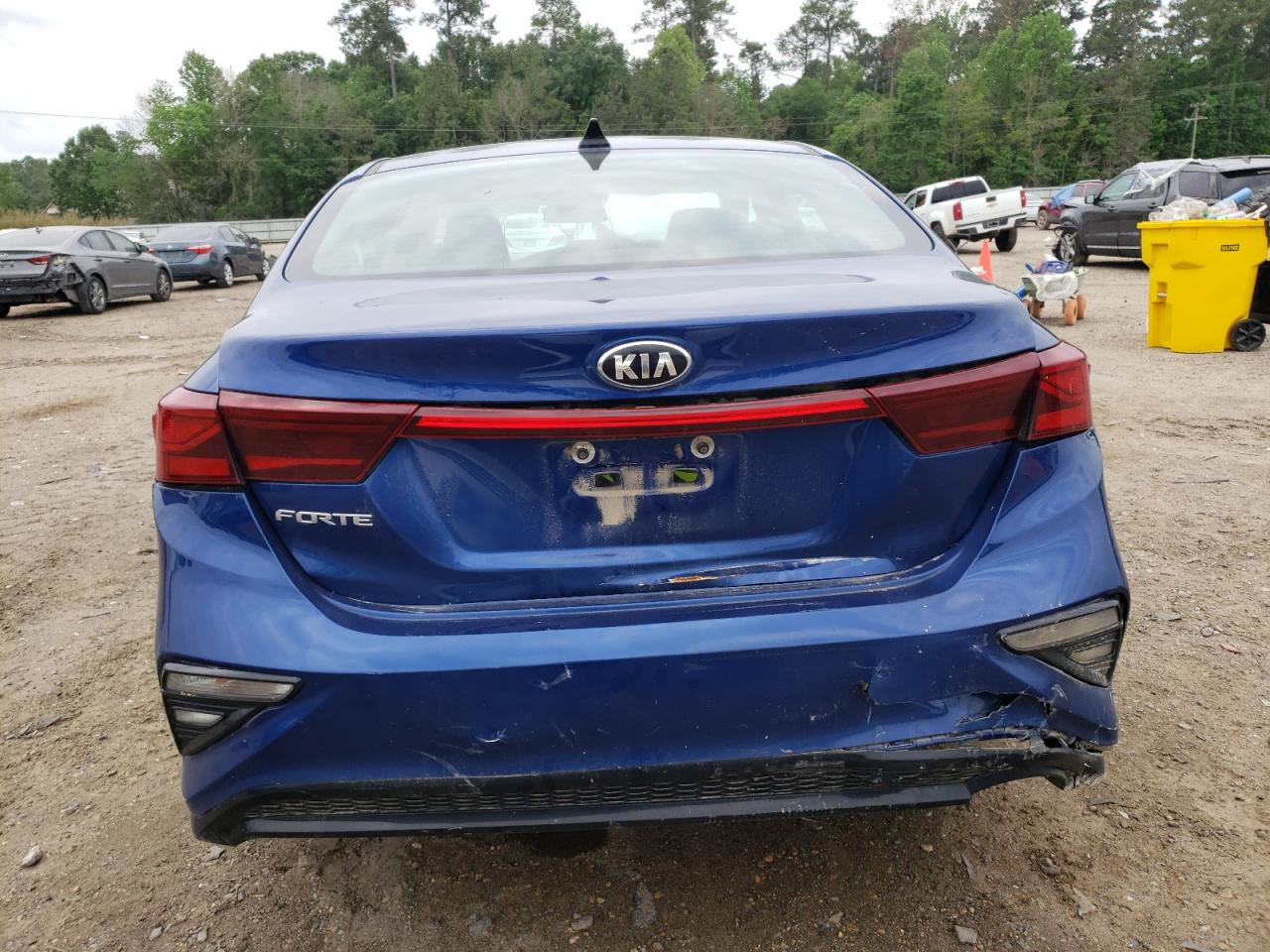 2021 Kia Forte Fe vin: 3KPF24AD7ME385521