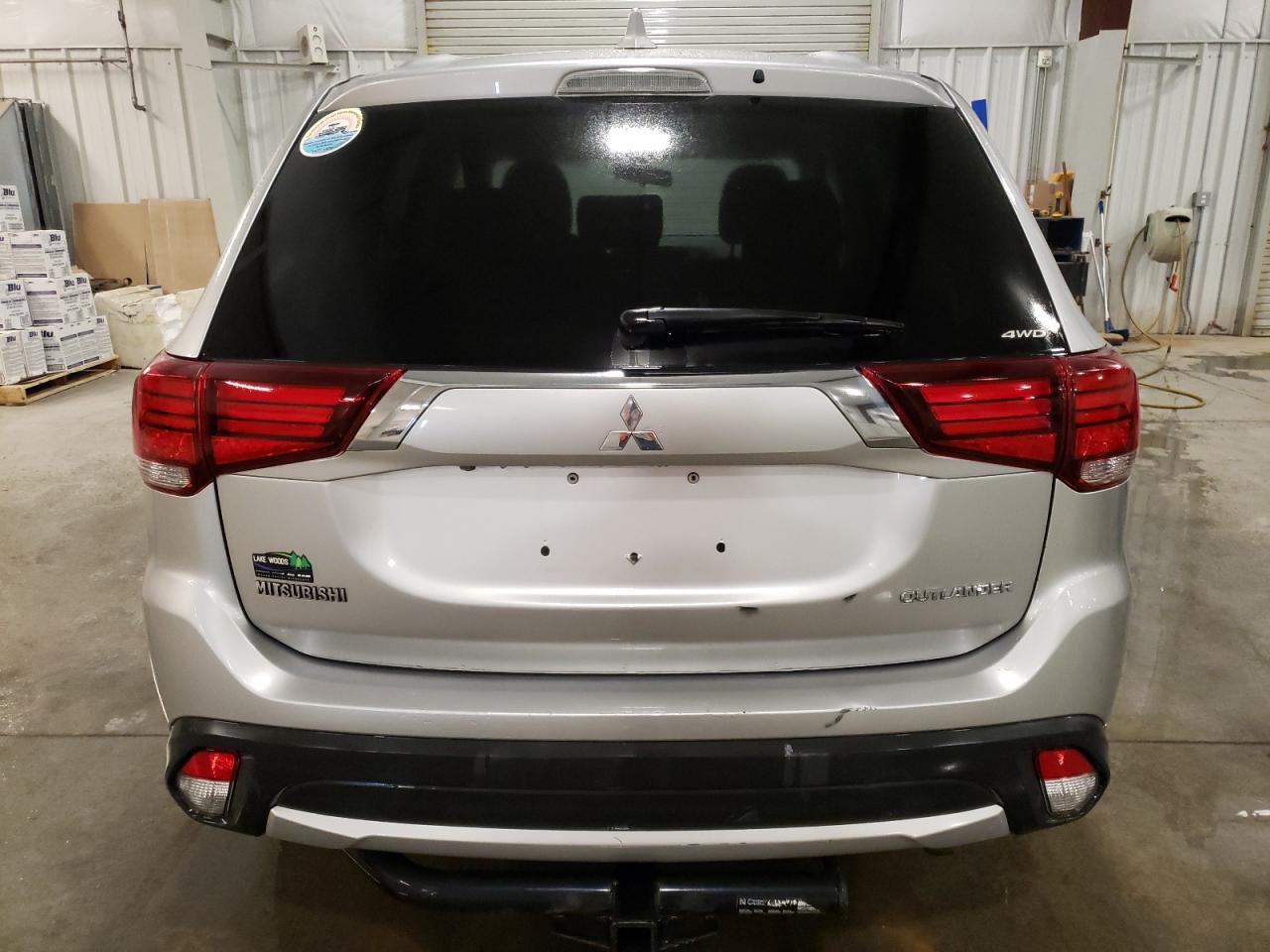 JA4AZ3A34JZ040481 2018 Mitsubishi Outlander Se