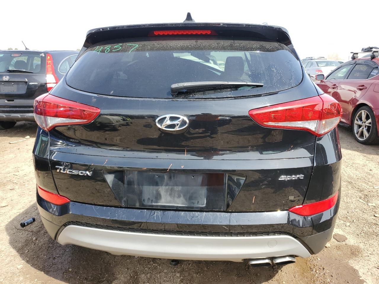 KM8J33AL1JU800723 2018 Hyundai Tucson Sport