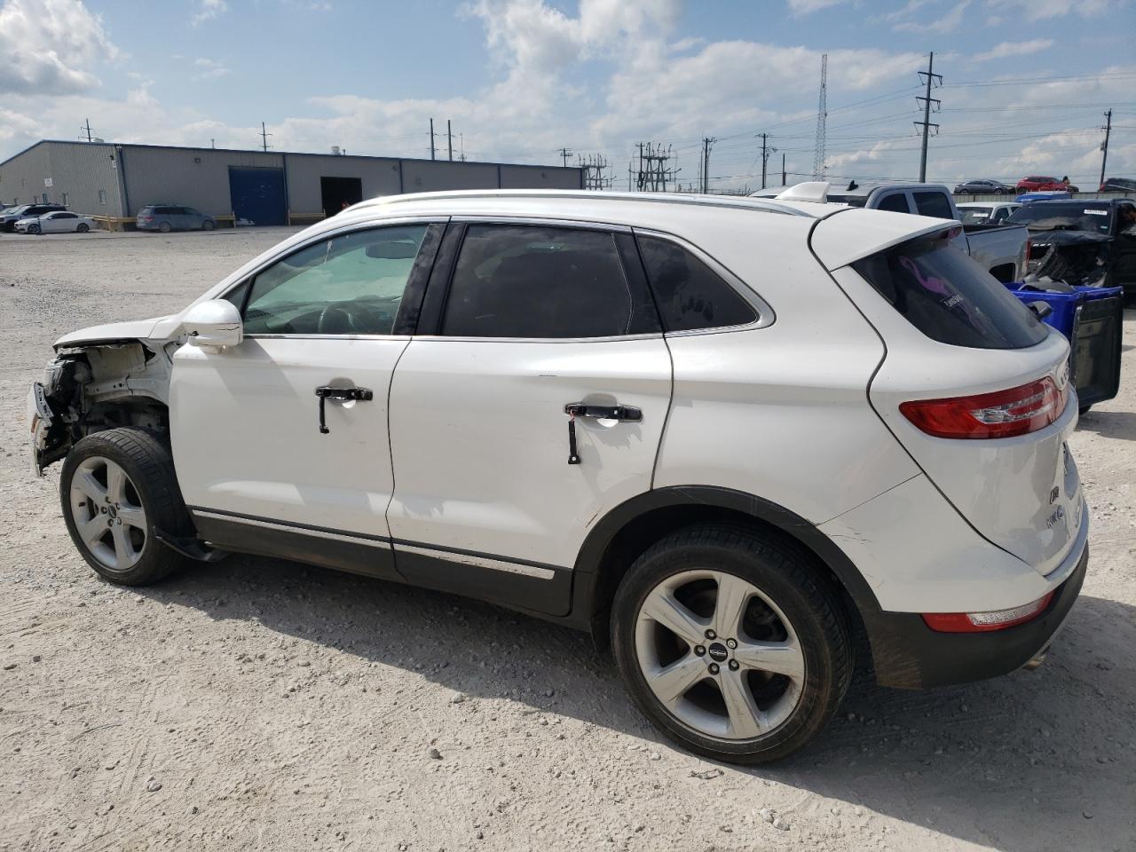 5LMCJ1D99HUL69087 2017 Lincoln Mkc Premiere