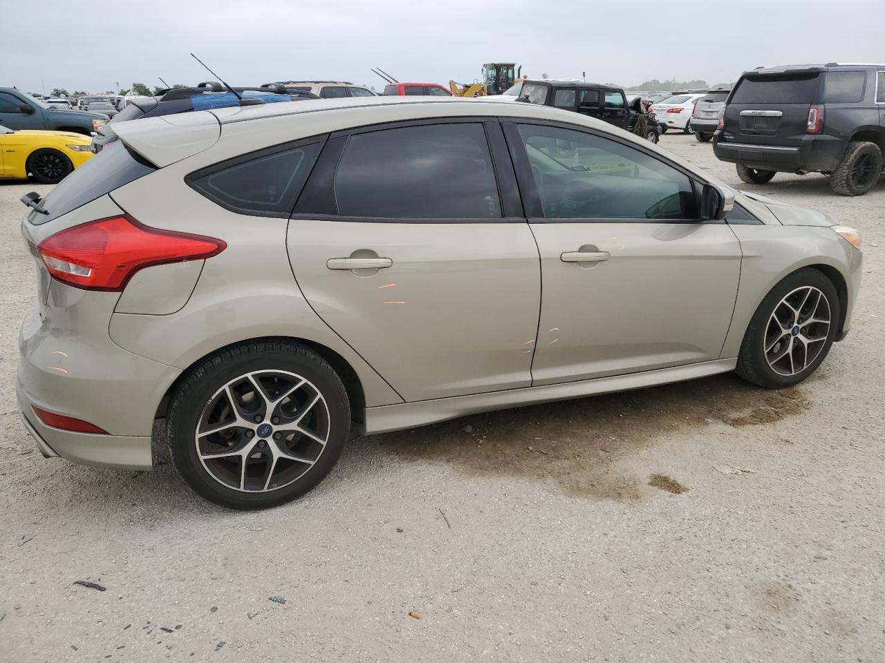 1FADP3K20GL379089 2016 Ford Focus Se