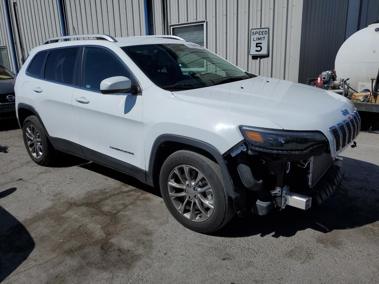 1C4PJLLX0KD273313 2019 Jeep Cherokee Latitude Plus