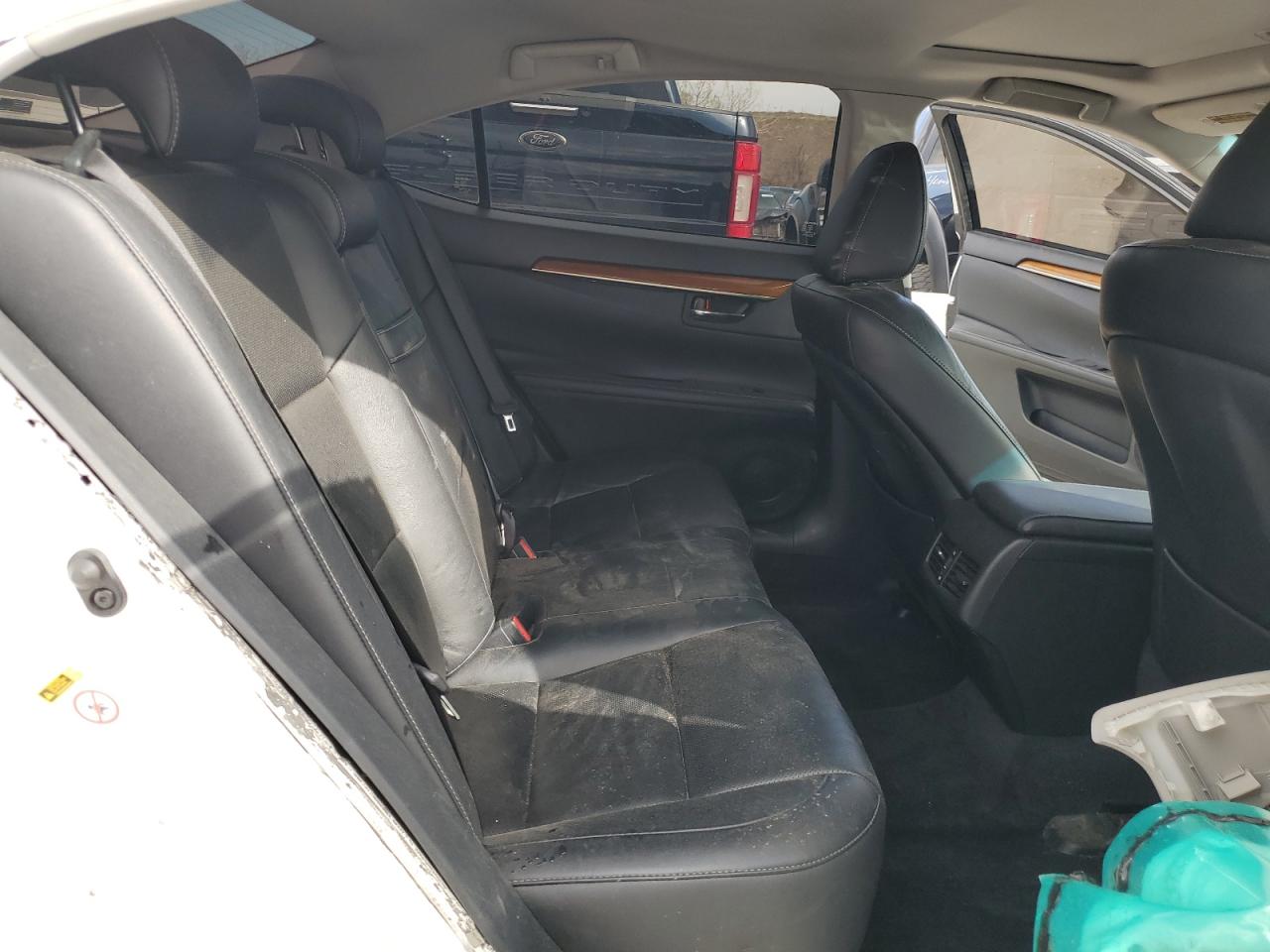 JTHBW1GG4F2097540 2015 Lexus Es 300H