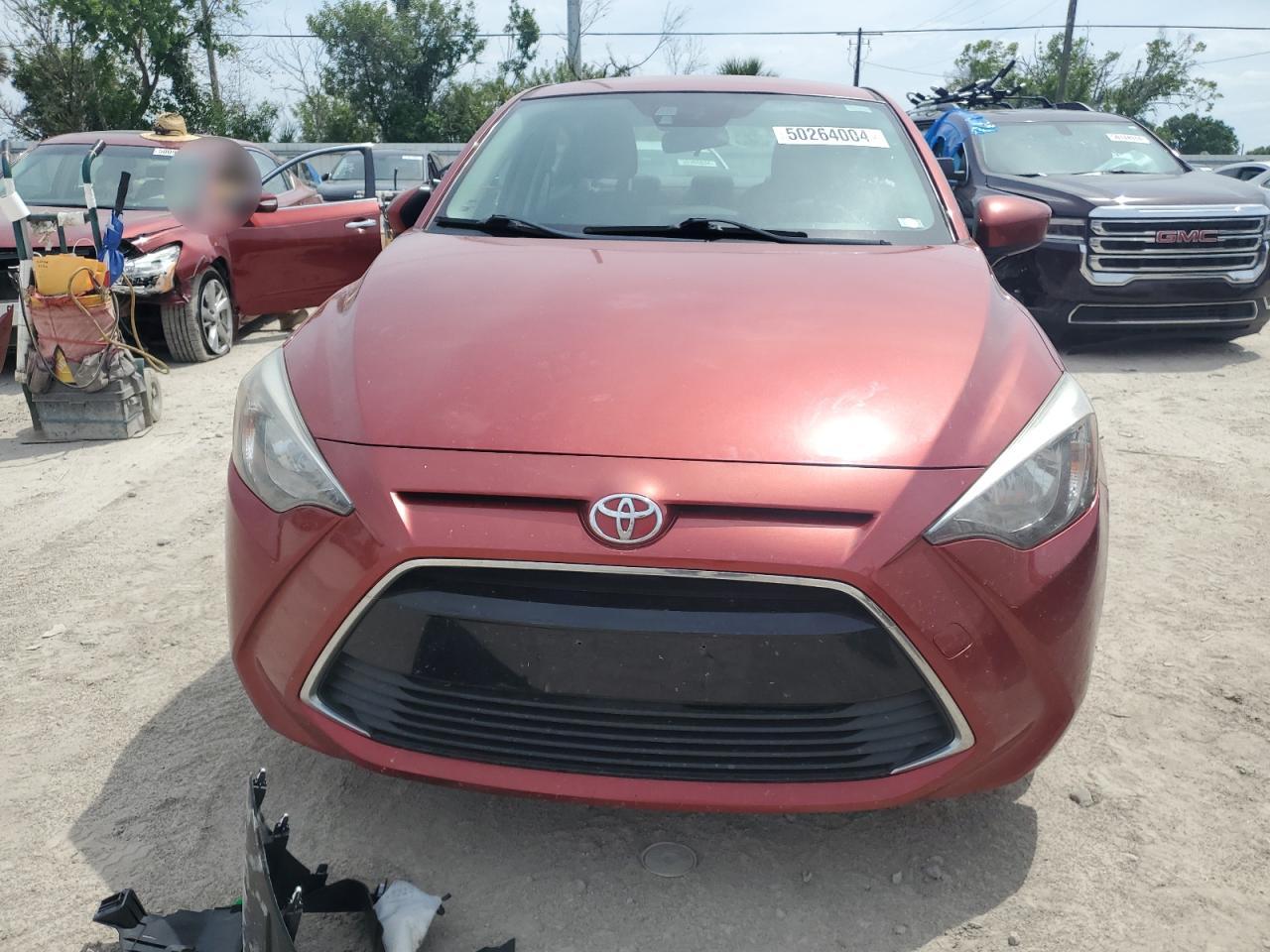 3MYDLBYV8JY322110 2018 Toyota Yaris Ia