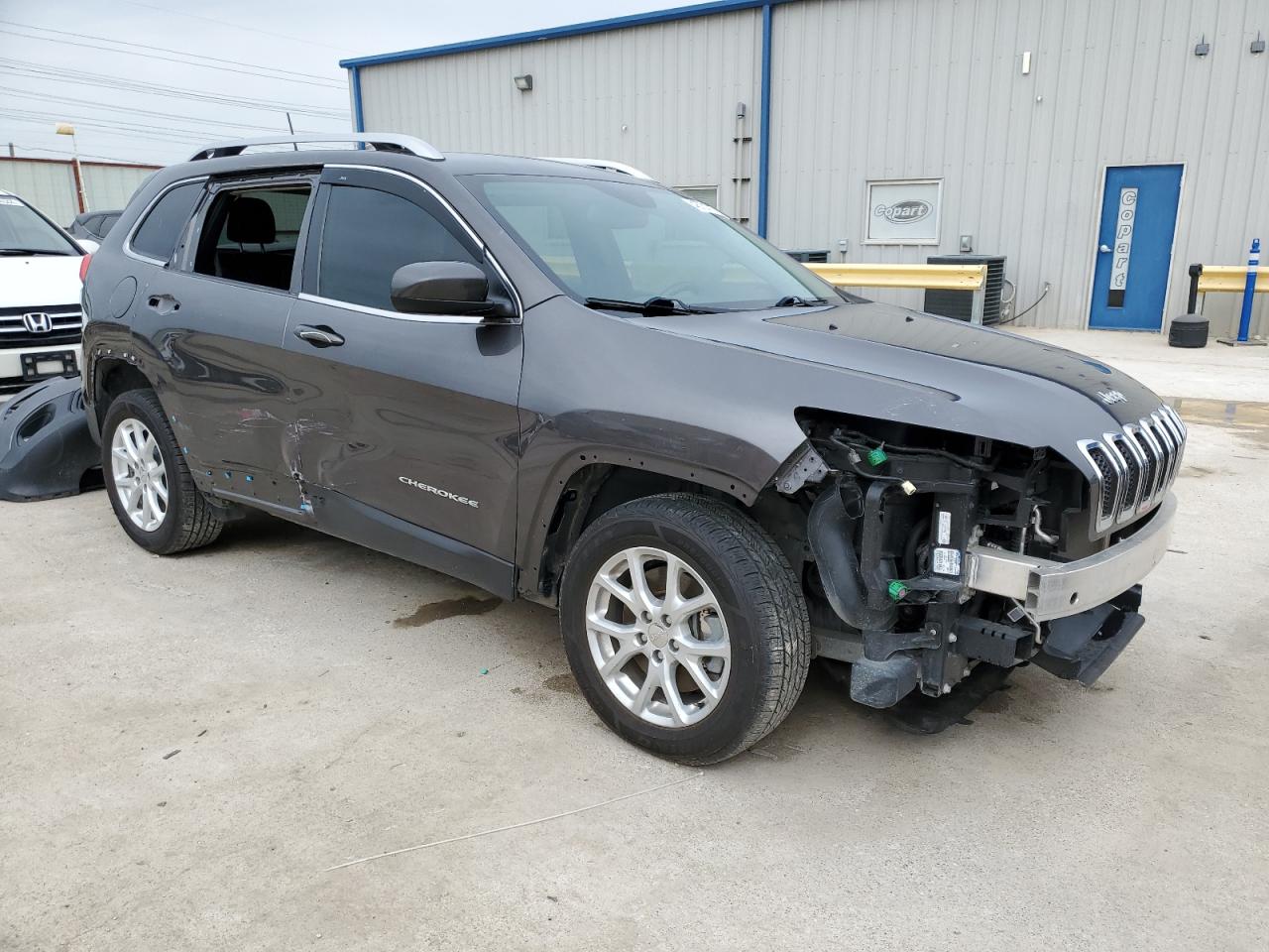 1C4PJLLX5JD561889 2018 Jeep Cherokee Latitude Plus
