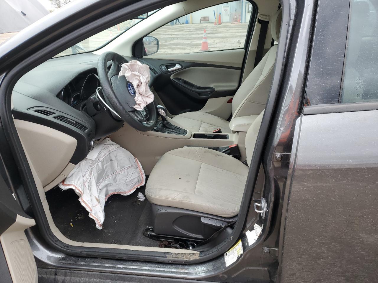 1FADP3F24FL308406 2015 Ford Focus Se