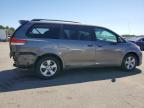 TOYOTA SIENNA LE photo