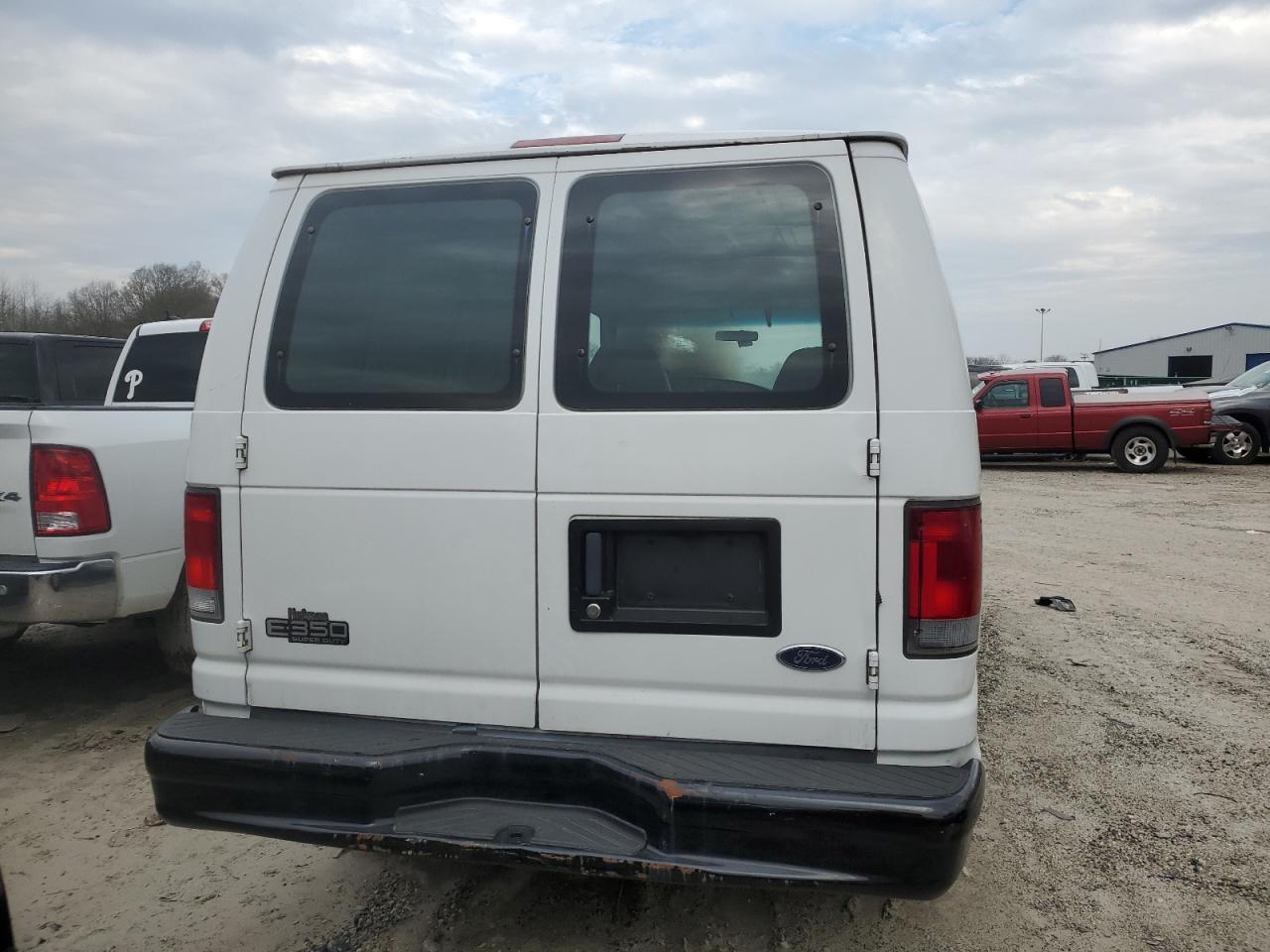 1FTSE34L21HA40132 2001 Ford Econoline E350 Super Duty Van