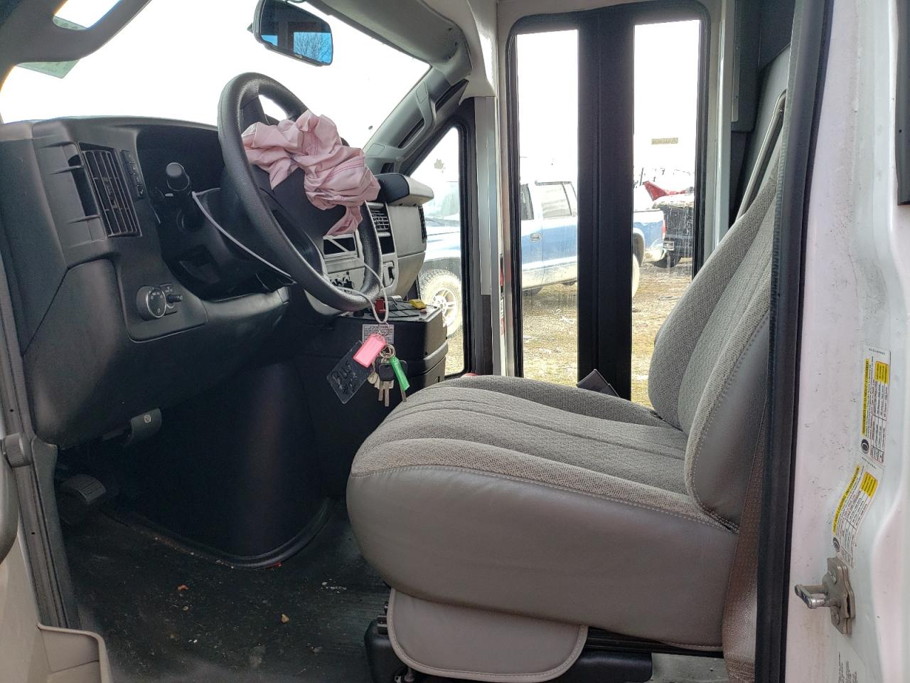 1HA6GUBGXJN005892 CHEVROLET EXPRESS 2018