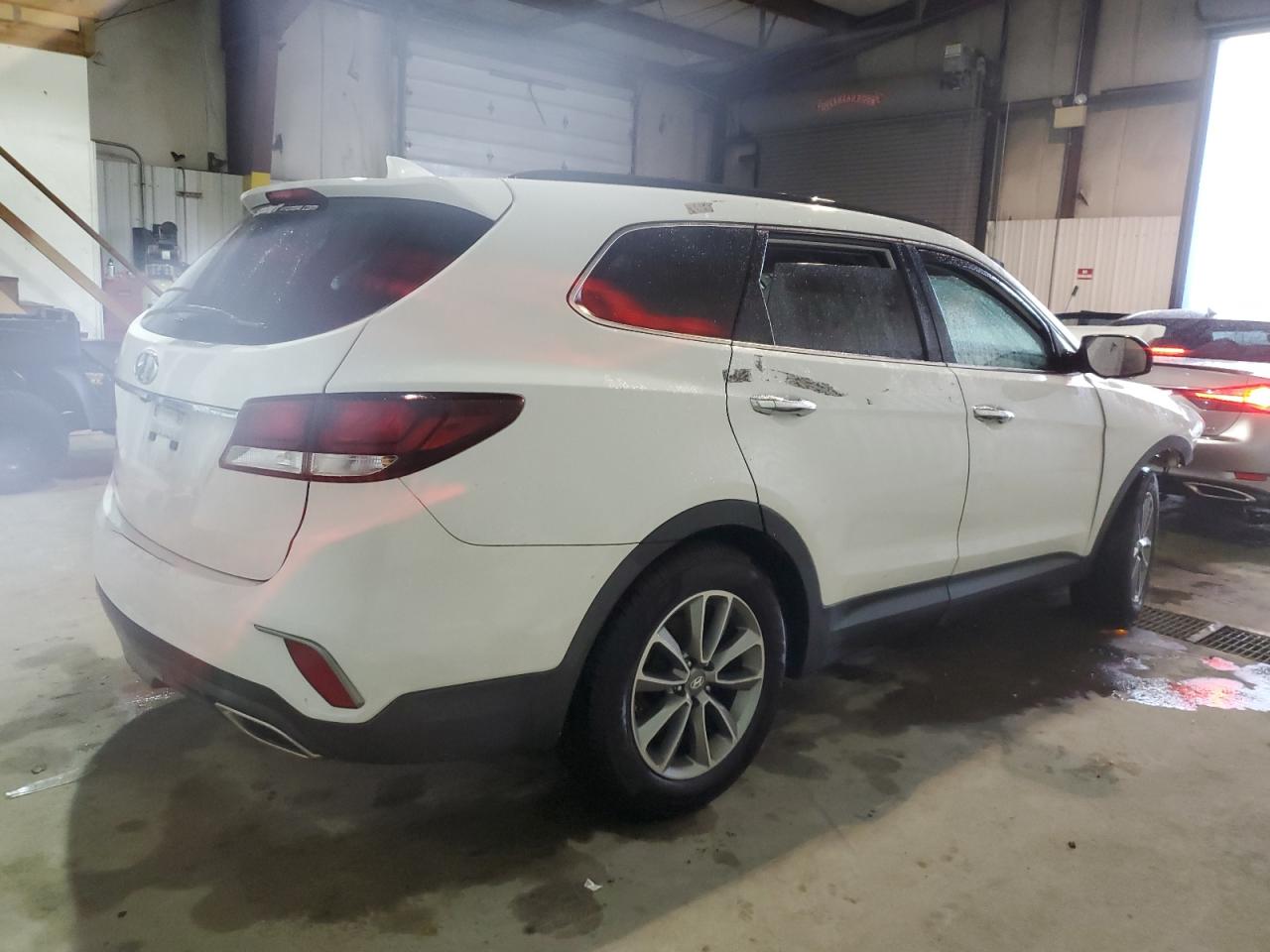 KM8SM4HF9HU220797 2017 Hyundai Santa Fe Se