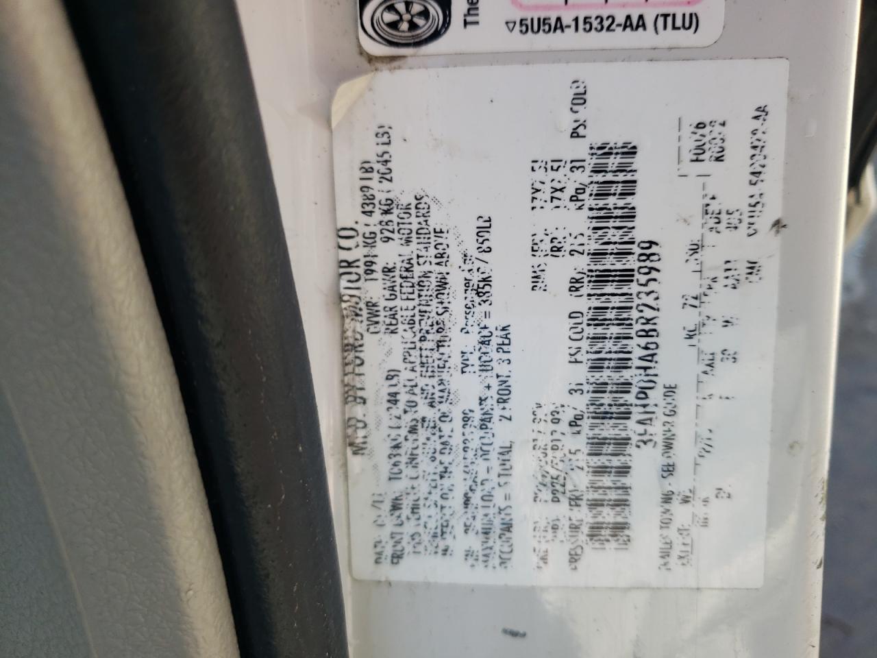 3FAHP0HA6BR235989 2011 Ford Fusion Se