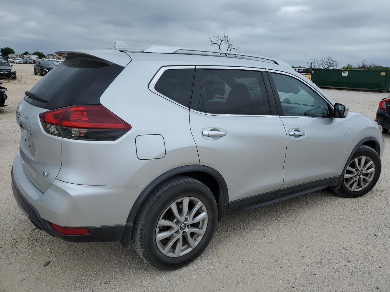 KNMAT2MT1JP605164 NISSAN ROGUE 2018