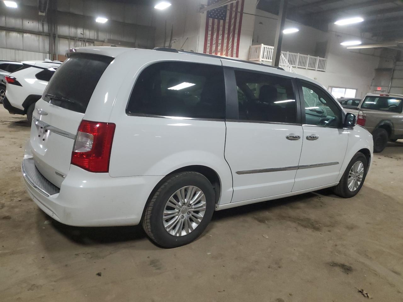 2C4RC1JG6GR239083 2016 Chrysler Town & Country Limited