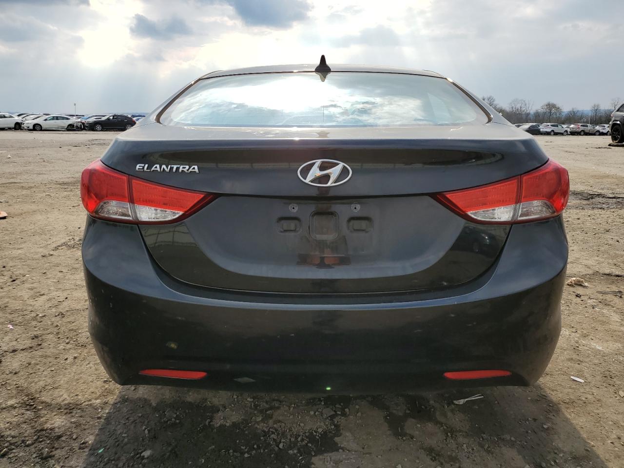 5NPDH4AE3DH403989 2013 Hyundai Elantra Gls