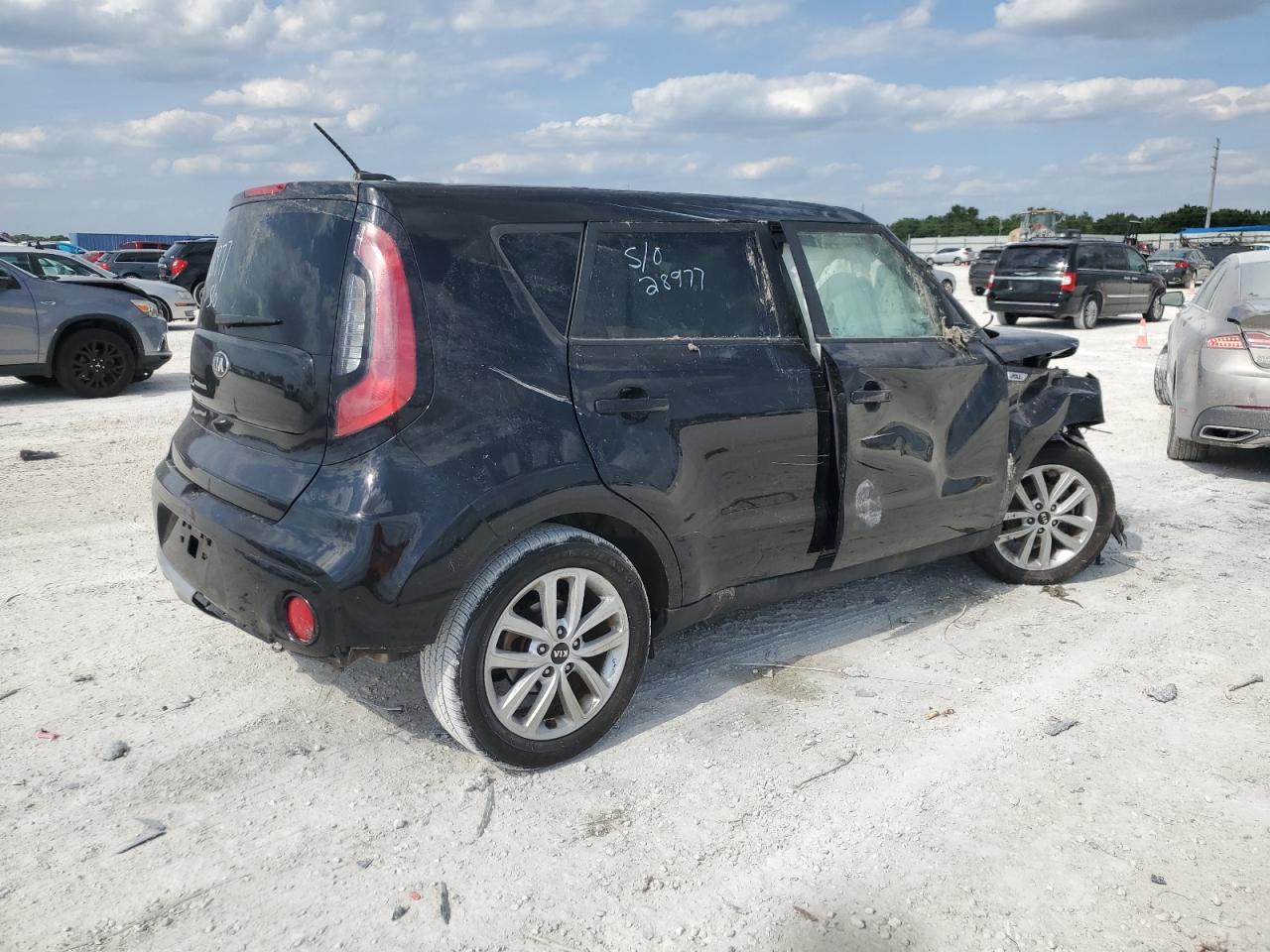 KNDJP3A58J7901492 2018 Kia Soul +