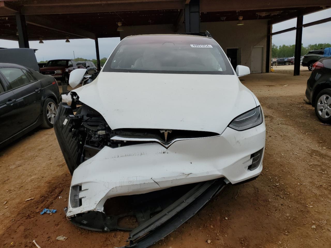 2020 Tesla Model X vin: 5YJXCAE20LF270437