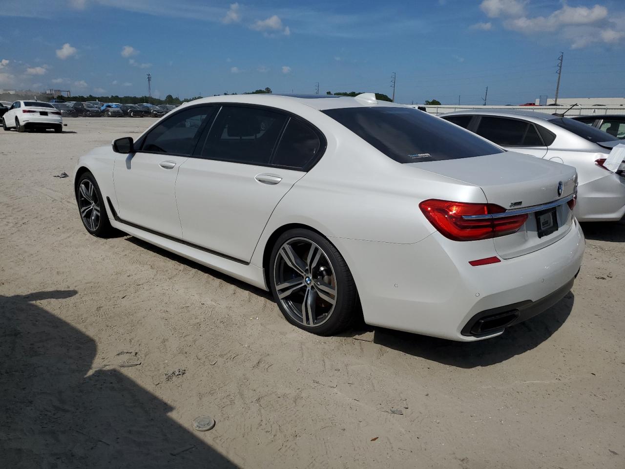 WBA7F2C59JG423651 2018 BMW 750 Xi