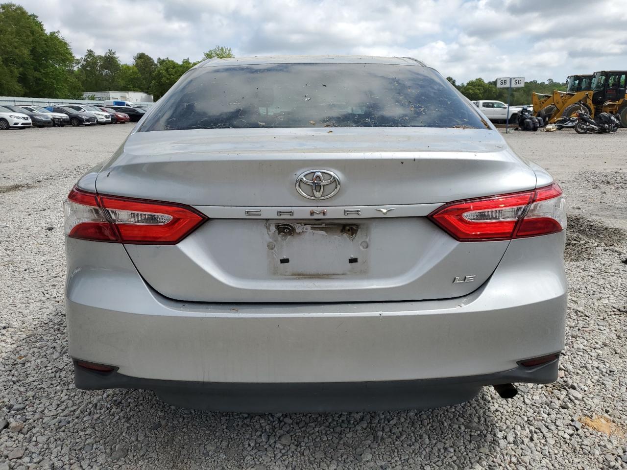 4T1B11HK9JU607604 2018 Toyota Camry L