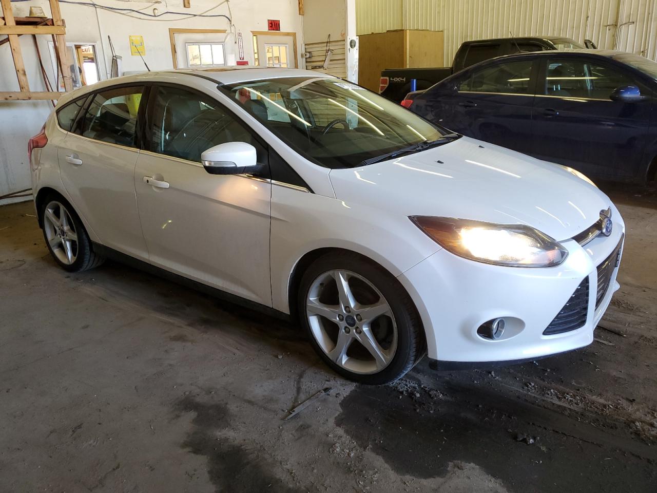 2012 Ford Focus Titanium vin: 1FAHP3N22CL265800