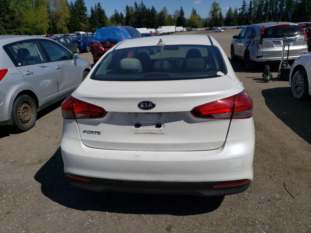 3KPFL4A79JE247076 2018 Kia Forte Lx