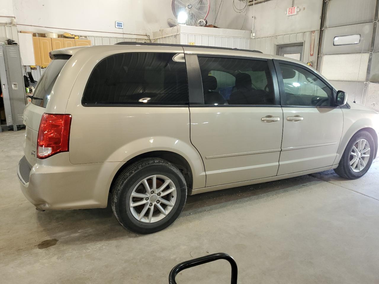 2C4RDGCG3GR180099 2016 Dodge Grand Caravan Sxt