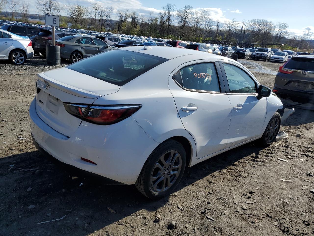 3MYDLBYV1KY504216 2019 Toyota Yaris L