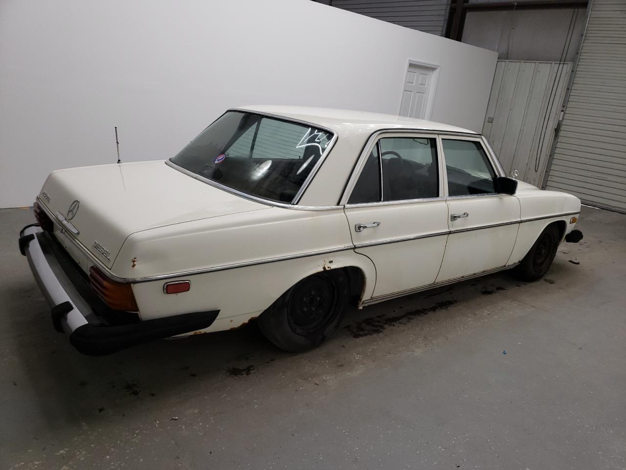 Lot #2486905376 1975 MERCEDES-BENZ 240 D