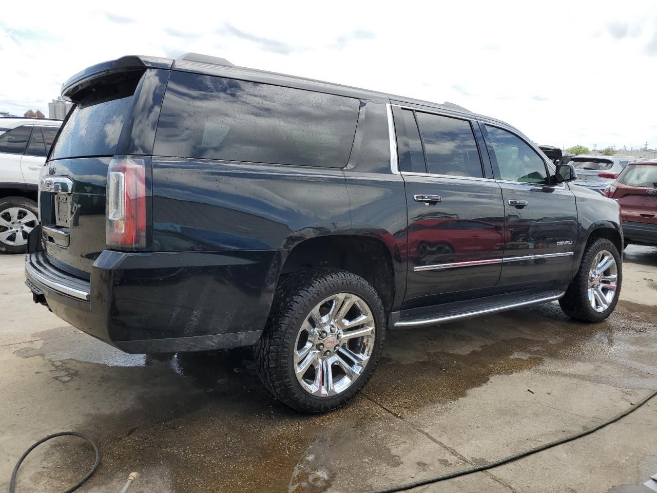 2019 GMC Yukon Xl Denali vin: 1GKS2HKJ0KR404443