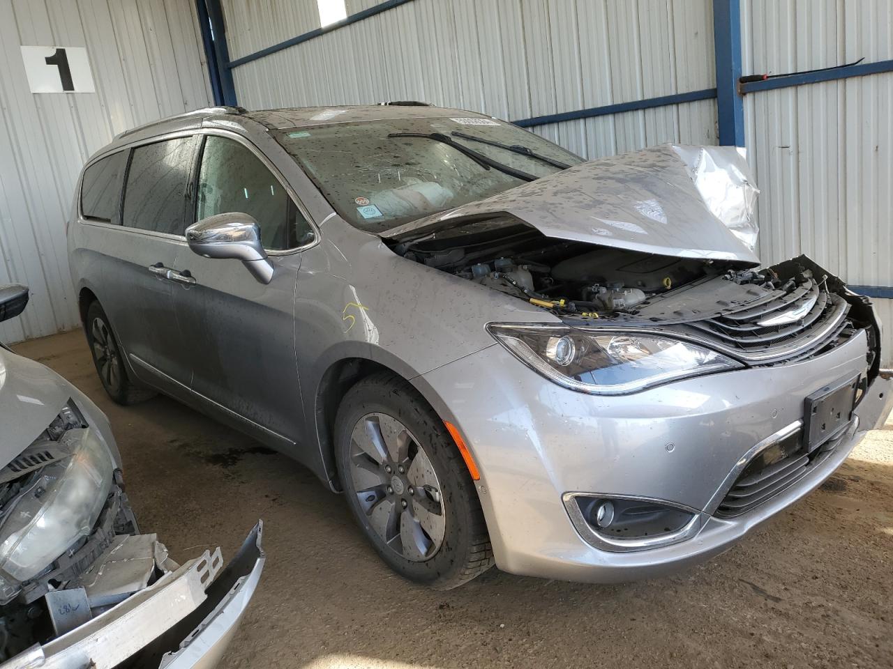 2C4RC1N71JR145095 2018 Chrysler Pacifica Hybrid Limited
