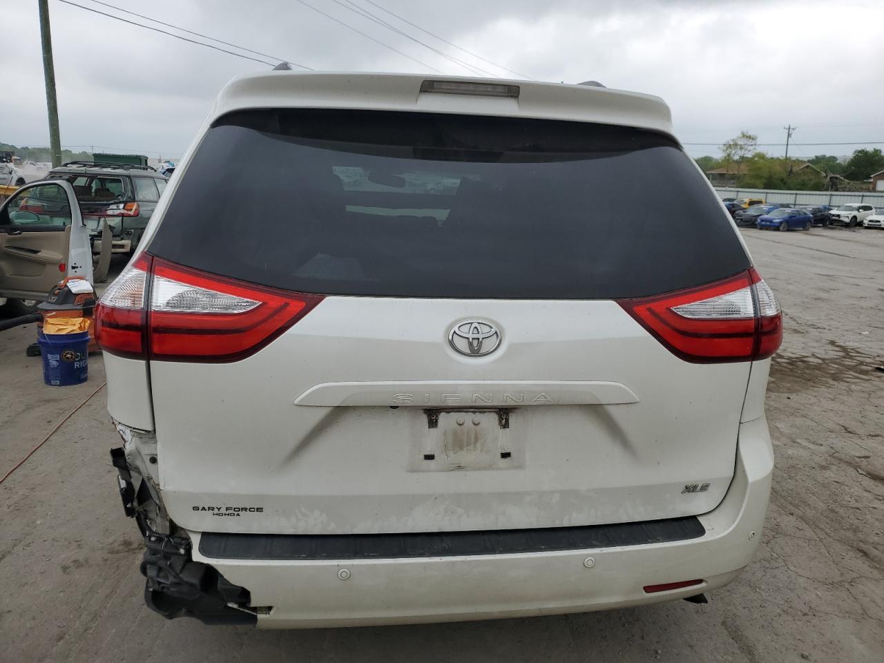 5TDYK3DC1GS703083 2016 Toyota Sienna Xle