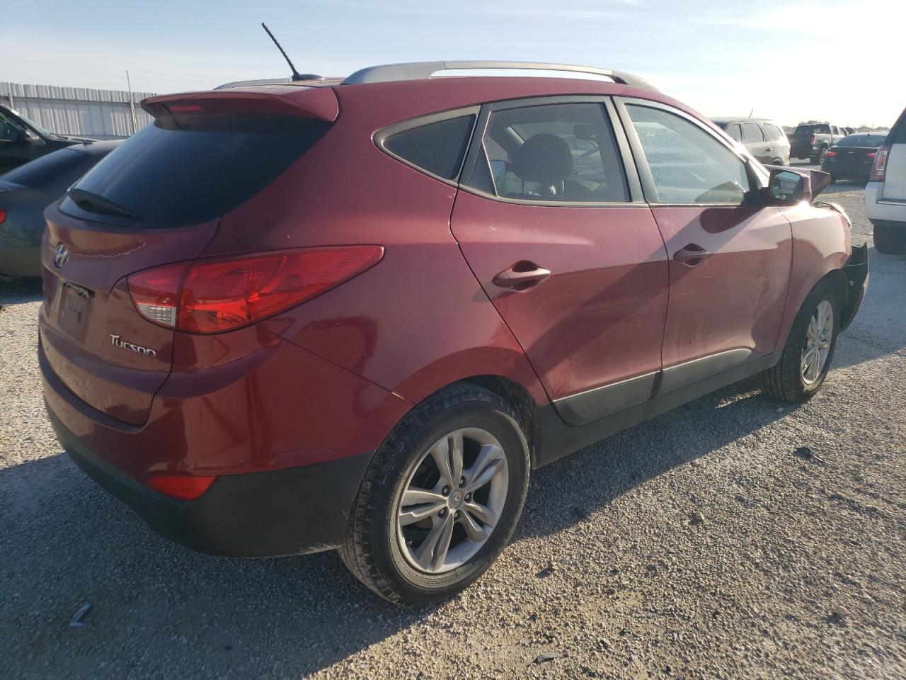 KM8JU3AC7AU037006 2010 Hyundai Tucson Gls