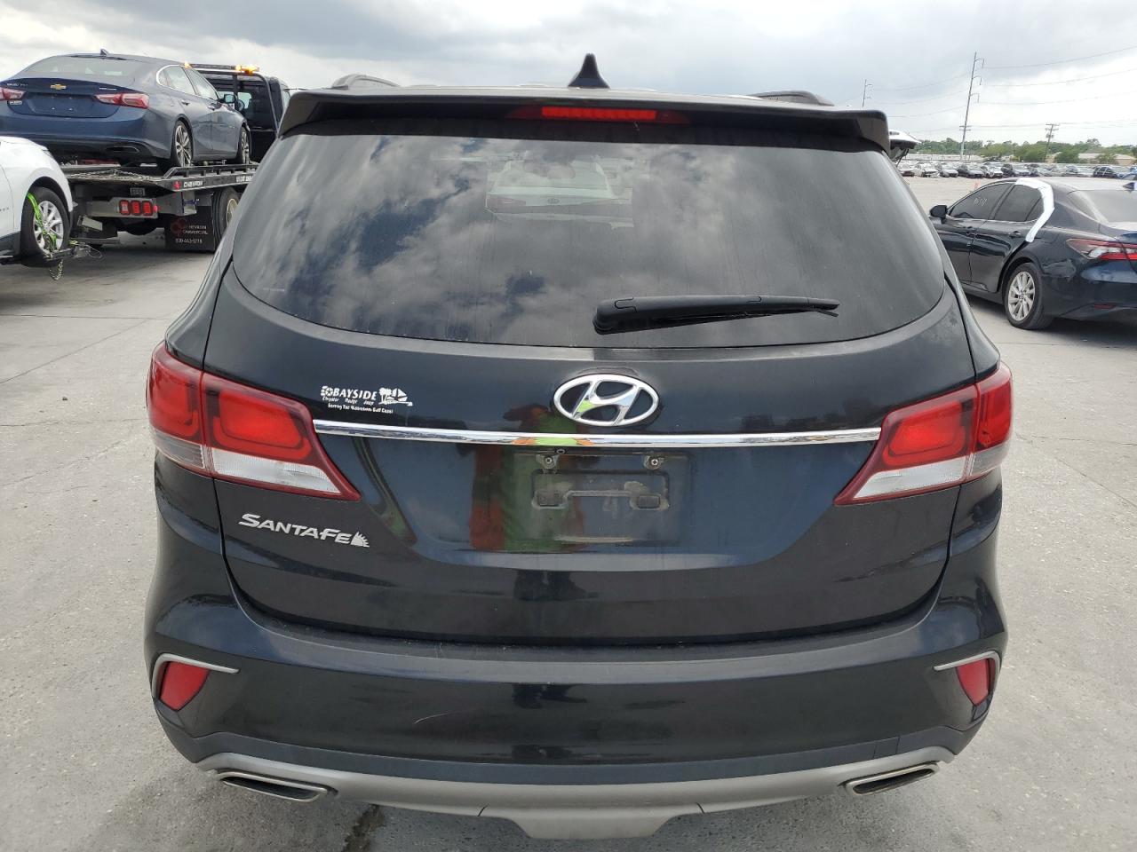 KM8SM4HF4HU181780 2017 Hyundai Santa Fe Se