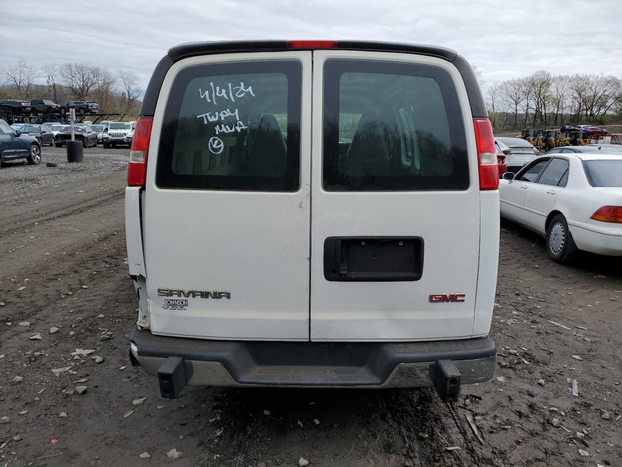 1GTW7AFG3J1902136 2018 GMC Savana G2500
