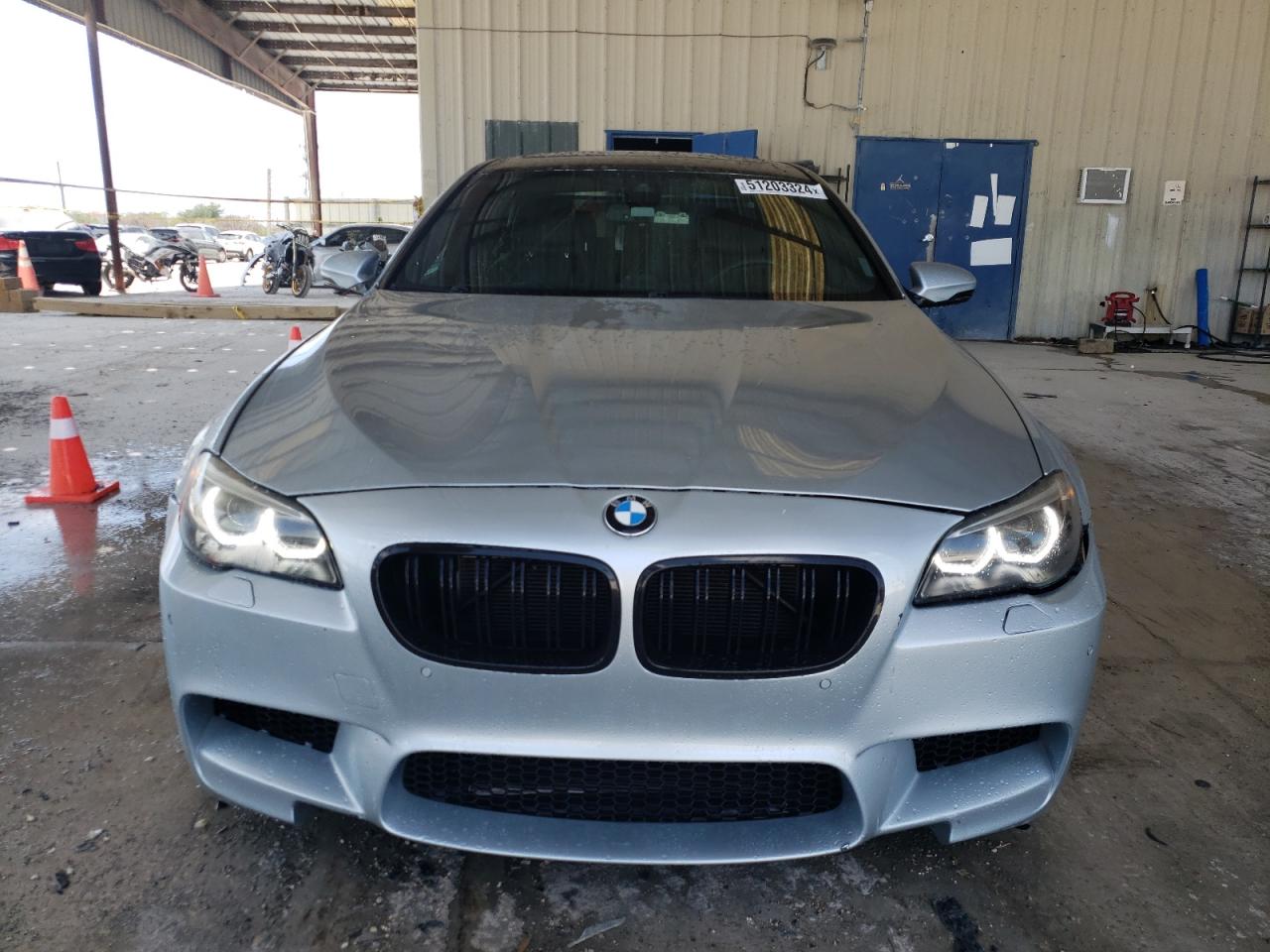 2013 BMW M5 vin: WBSFV9C58DC773707