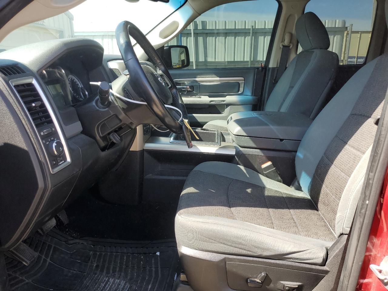 1C6RR7GT2ES397414 2014 Ram 1500 Slt