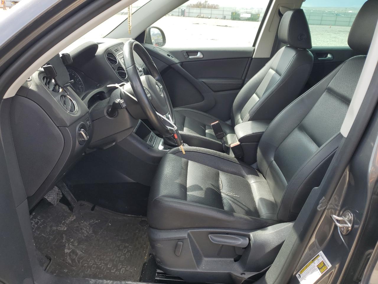 WVGBV3AX5DW585373 2013 Volkswagen Tiguan S